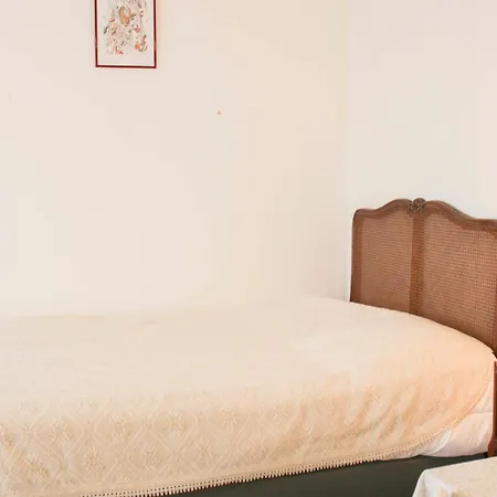 A Charming Retreat Just Outside Paris * Vincennes